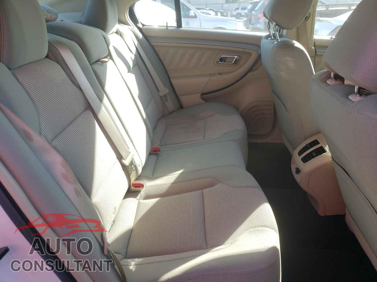 FORD TAURUS 2016 - 1FAHP2E82GG143337