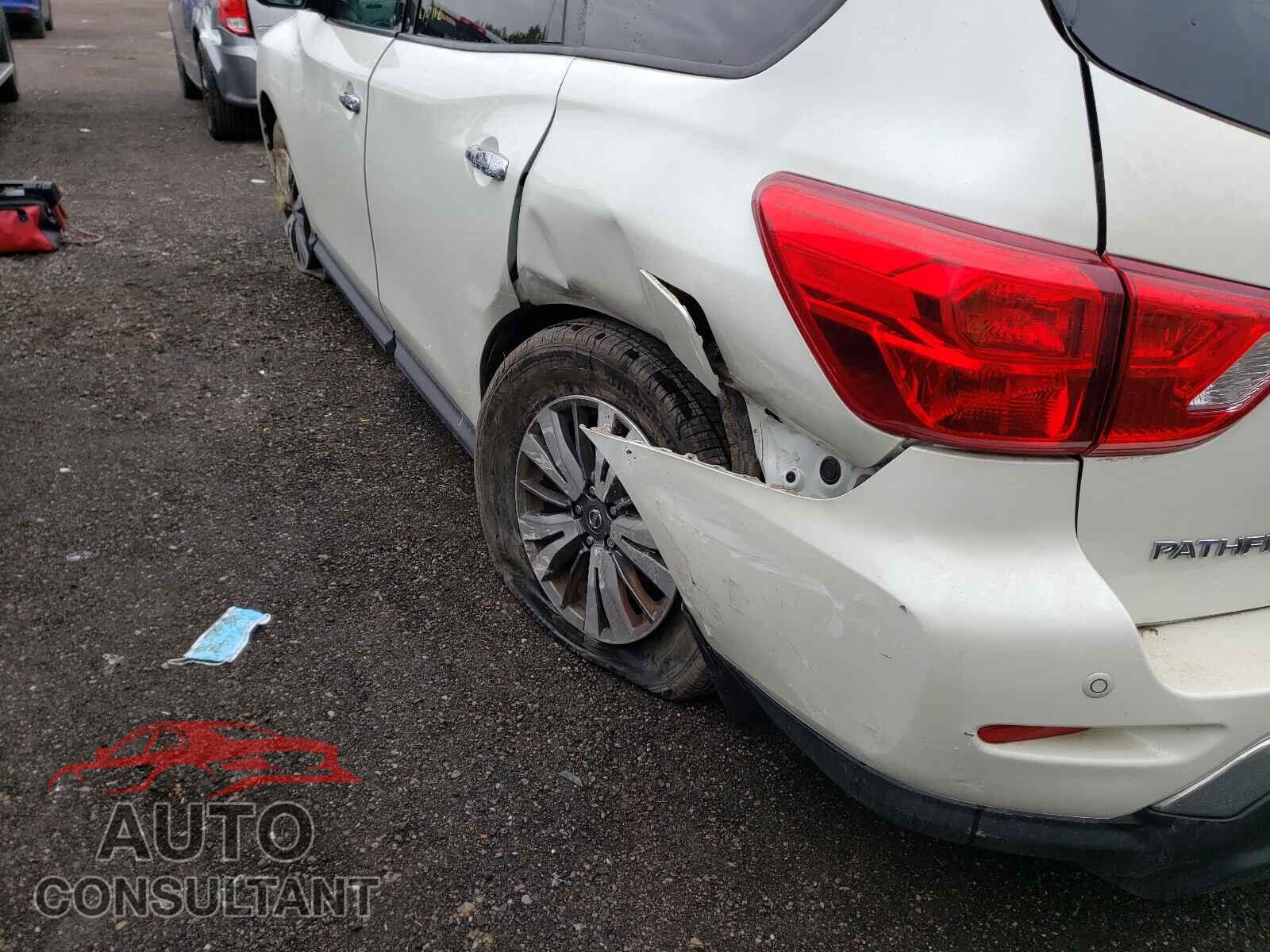 NISSAN PATHFINDER 2017 - 5N1DR2MM3HC614563