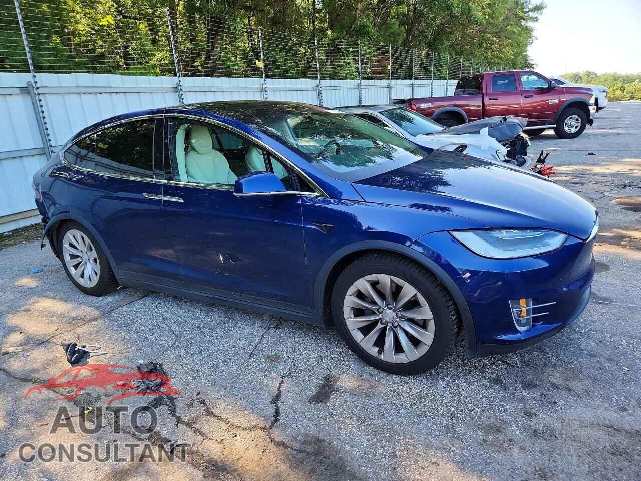 TESLA MODEL X 2017 - 5YJXCBE2XHF077371