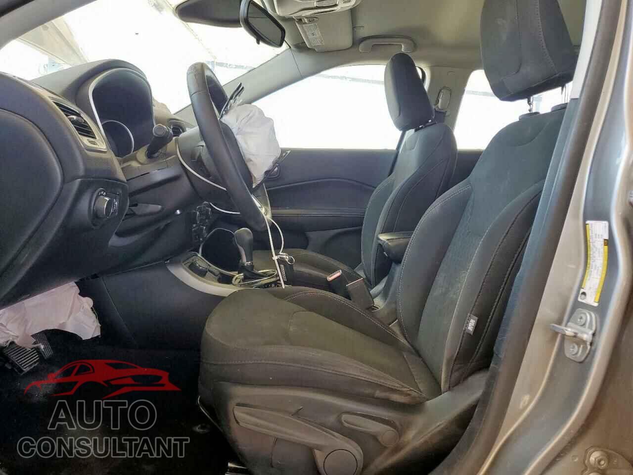 JEEP COMPASS 2020 - 3C4NJDAB4LT174073