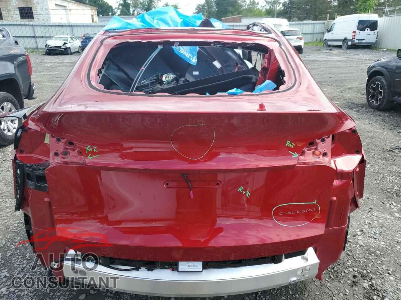 TESLA MODEL Y 2024 - 7SAYGDEE3RA245643