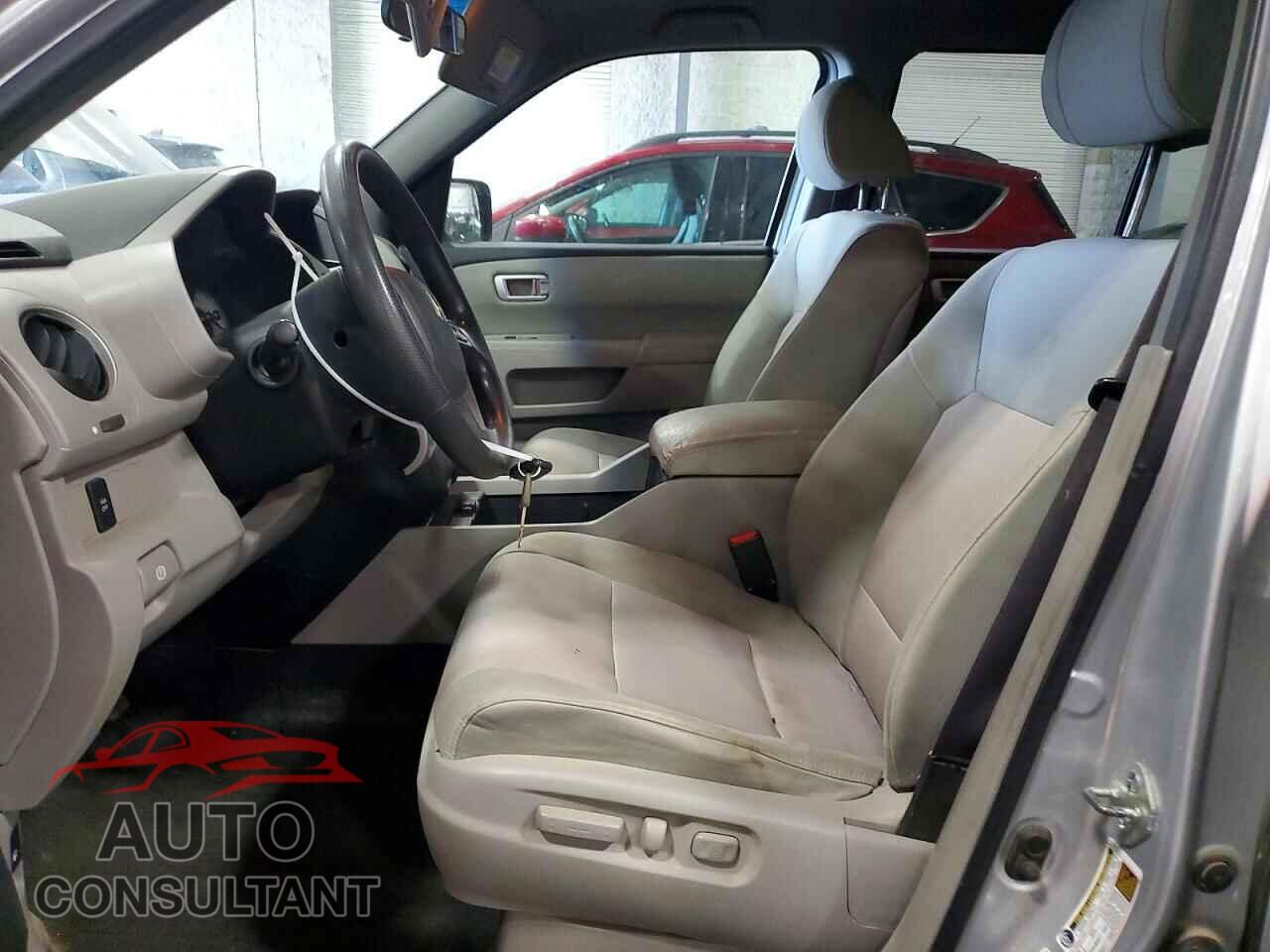 HONDA PILOT 2011 - 5FNYF4H40BB013979