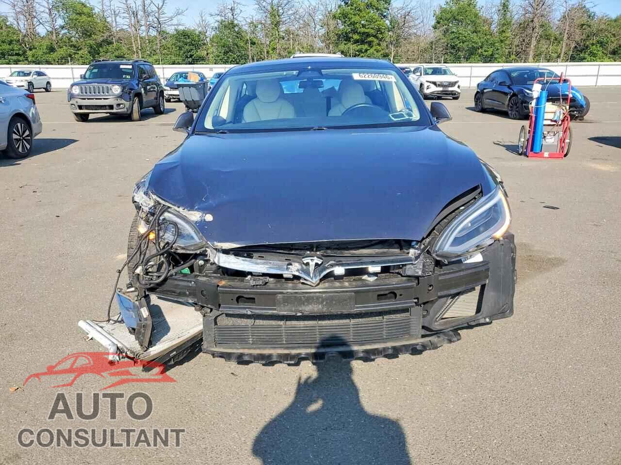 TESLA MODEL S 2018 - 5YJSA1E26JF297011