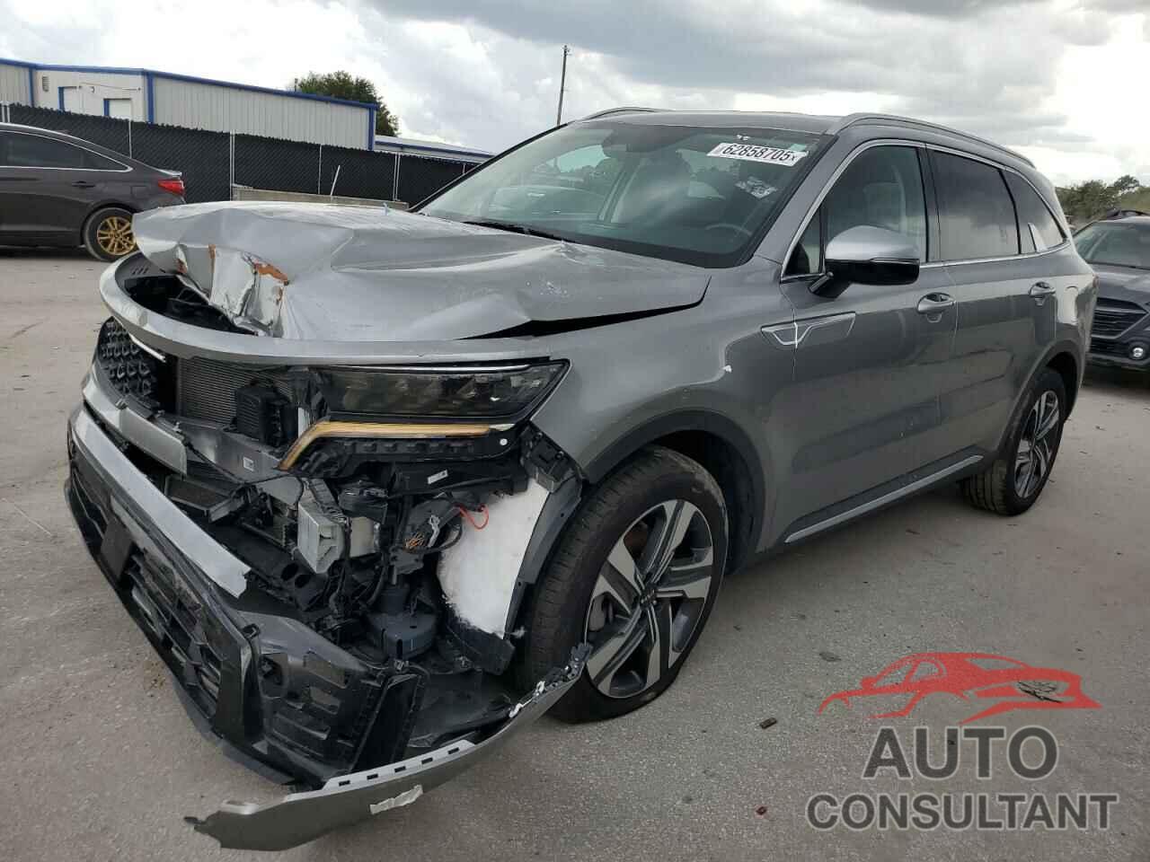 KIA SORENTO 2023 - KNDRHDLGXP5205211