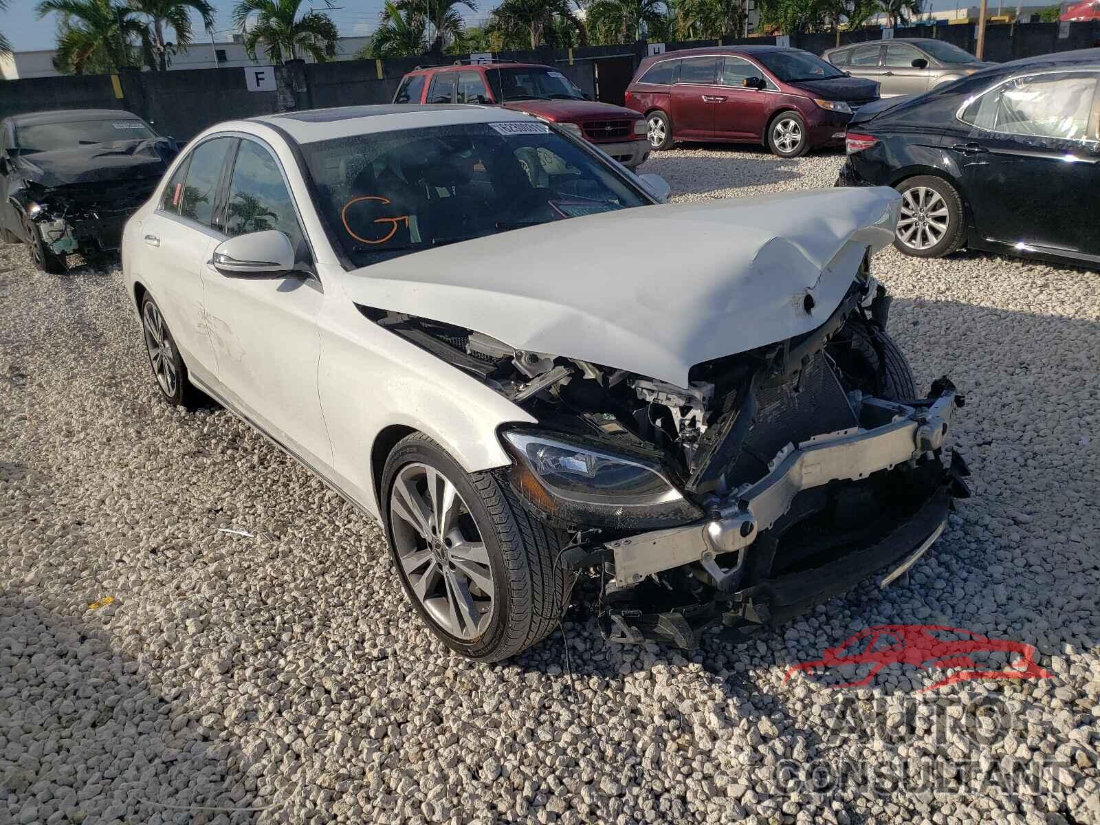 MERCEDES-BENZ C-CLASS 2018 - 55SWF4JB0JU259654