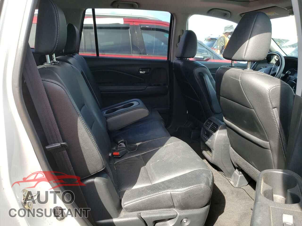 HONDA PILOT 2017 - 5FNYF6H59HB017042