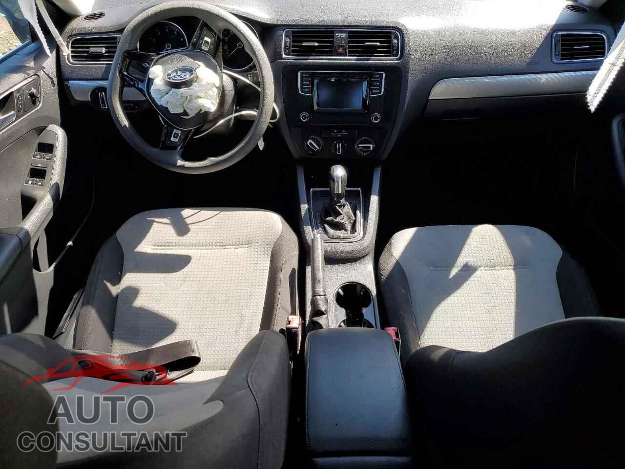 VOLKSWAGEN JETTA 2017 - 3VW2B7AJ9HM413530