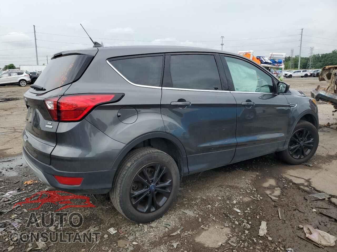 FORD ESCAPE 2019 - 1FMCU0GD0KUC01916