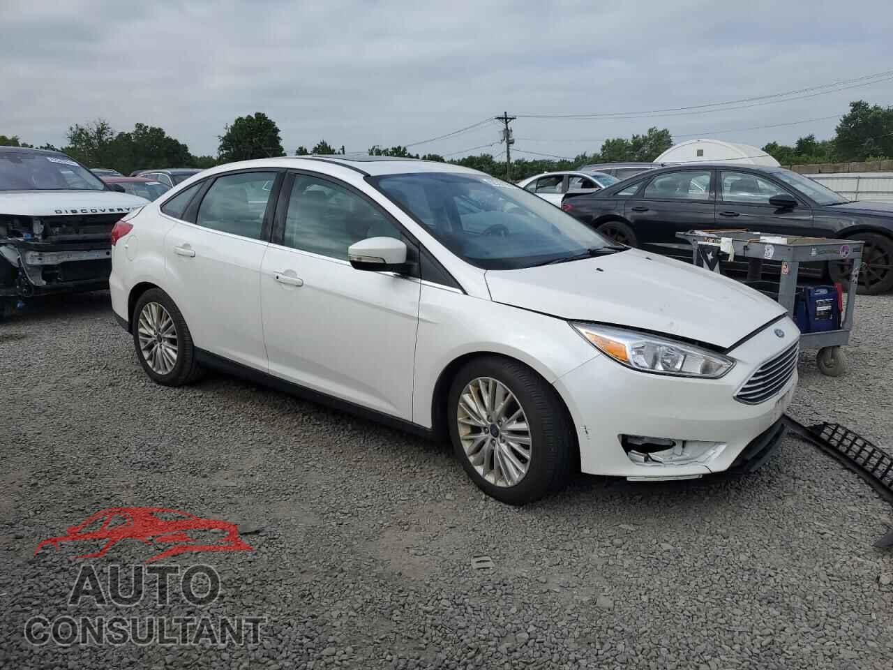 FORD FOCUS 2018 - 1FADP3J23JL280968