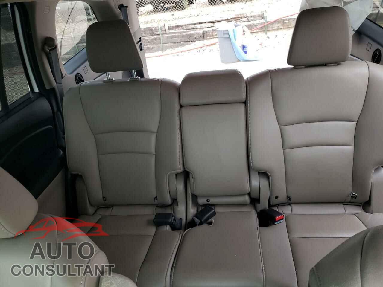 HONDA PILOT 2018 - 5FNYF5H84JB027245