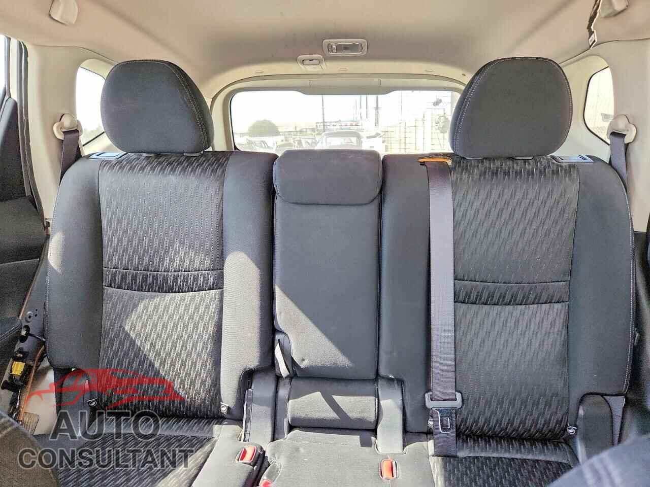 NISSAN ROGUE 2017 - KNMAT2MT6HP537888