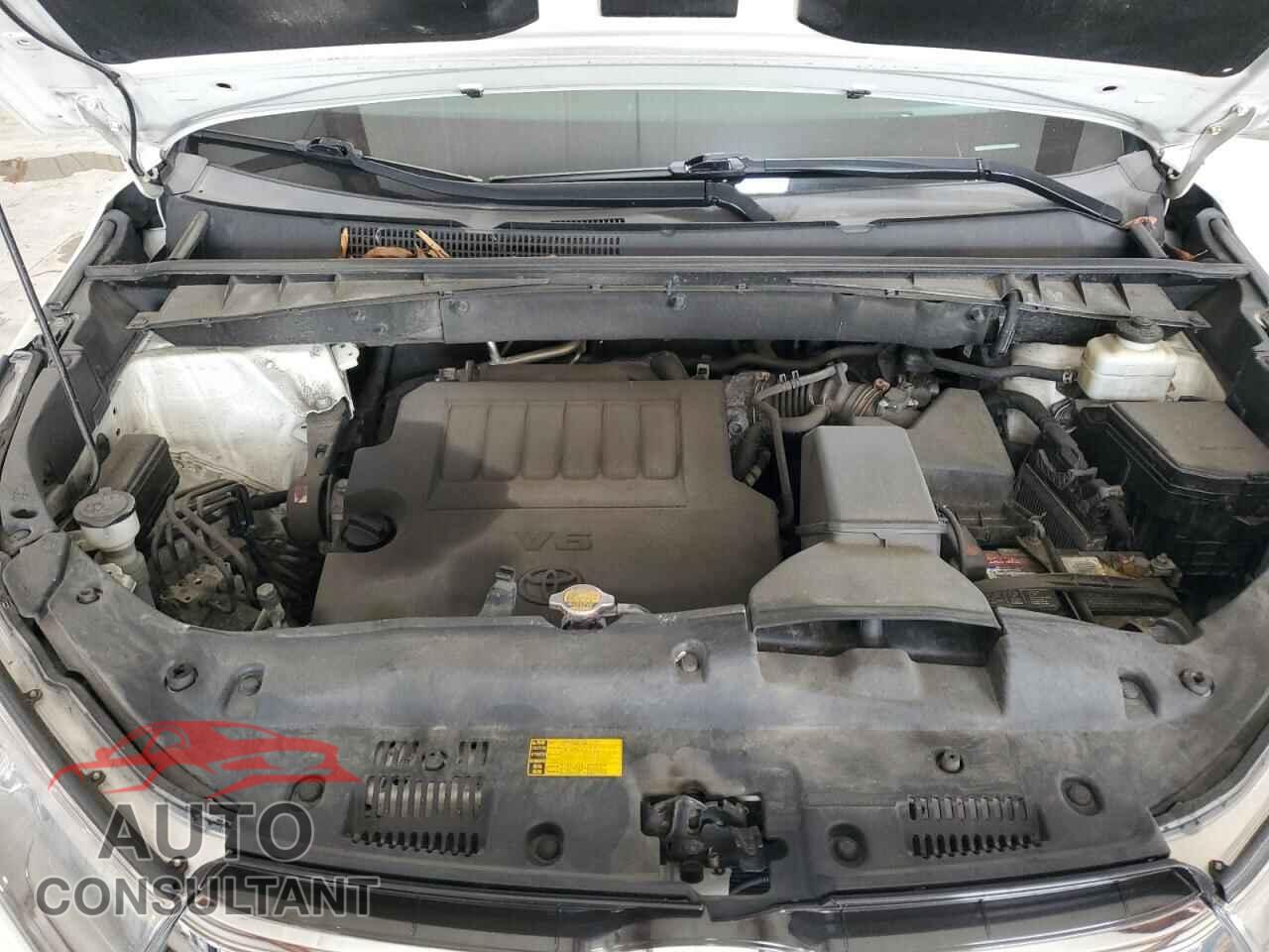 TOYOTA HIGHLANDER 2015 - 5TDBKRFH0FS169042