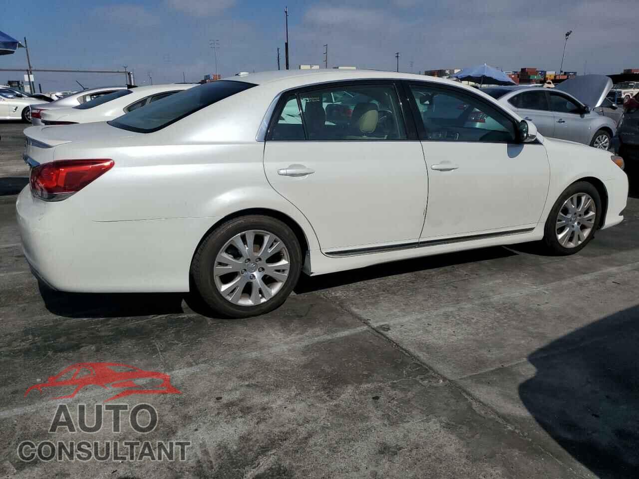 TOYOTA AVALON 2011 - 4T1BK3DBXBU421795