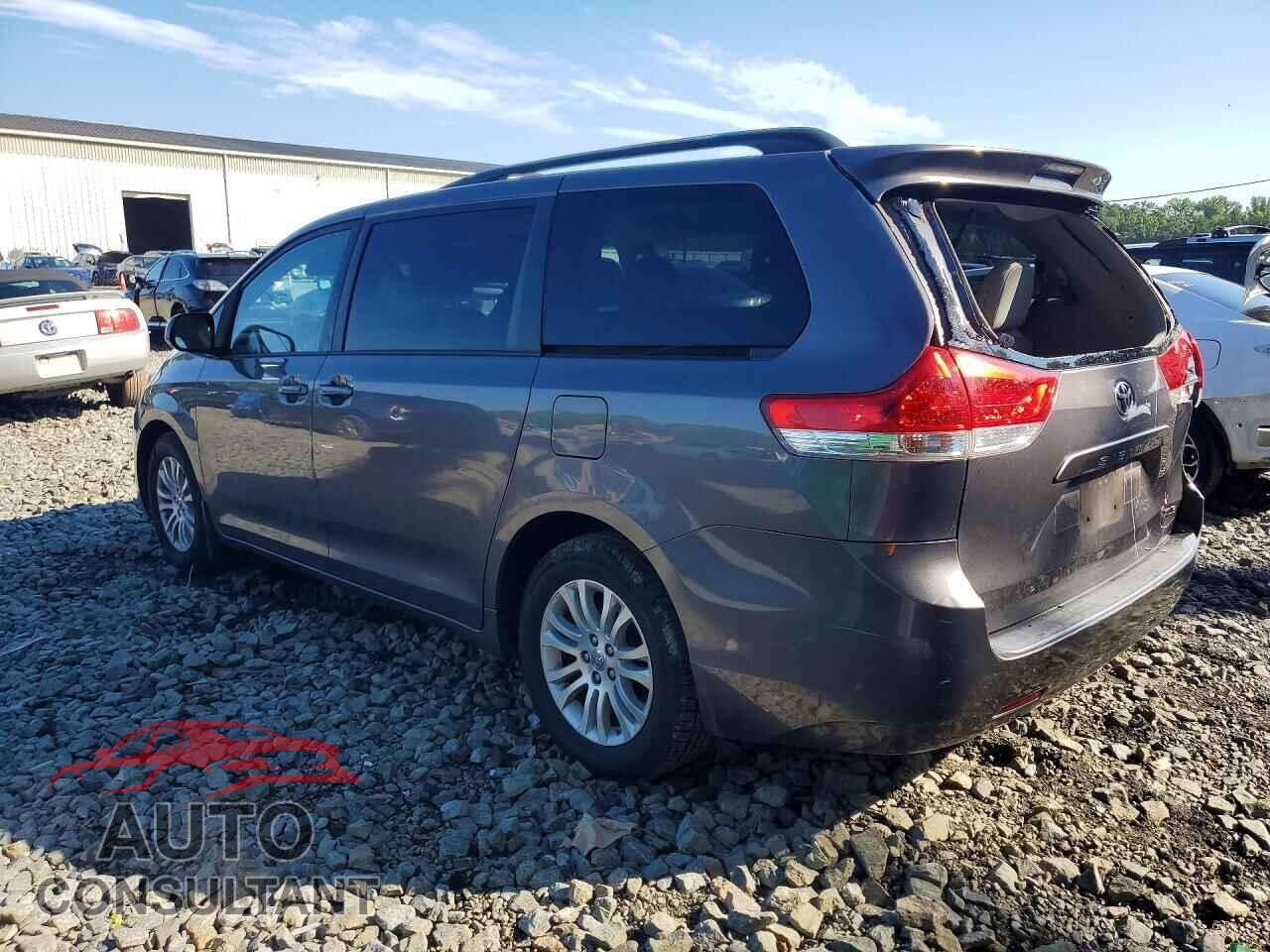TOYOTA SIENNA 2013 - 5TDYK3DC8DS291403
