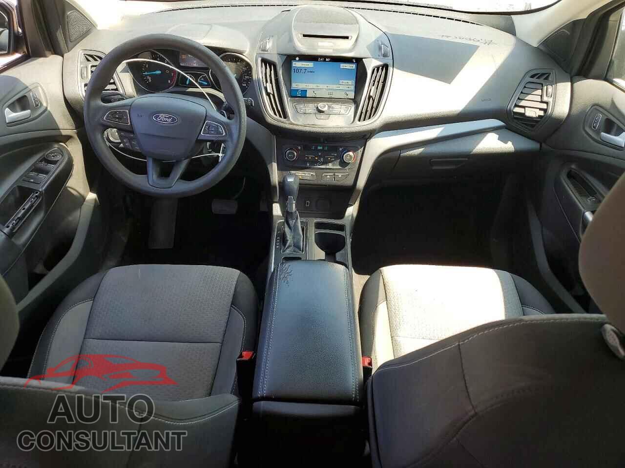 FORD ESCAPE 2017 - 1FMCU0GD1HUD54751