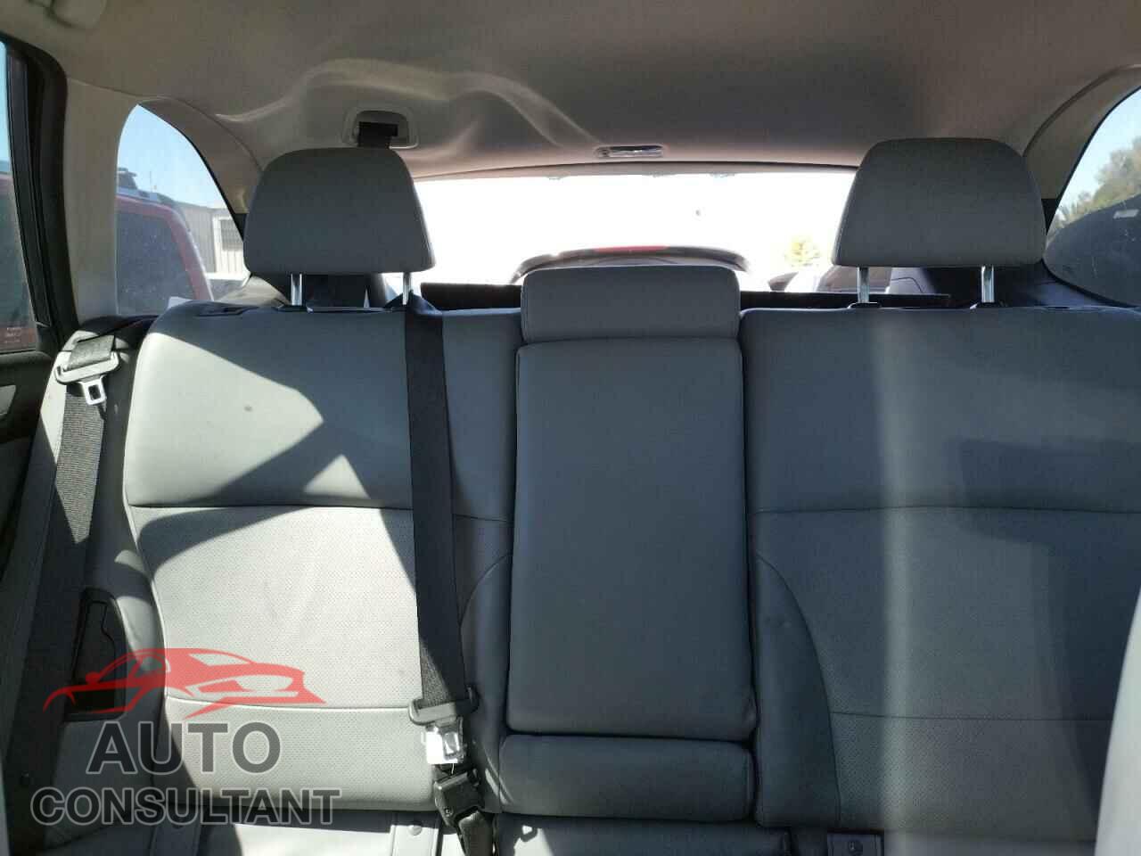 SUBARU OUTBACK 2018 - 4S4BSANC4J3323989