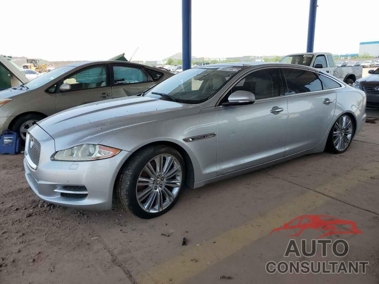 JAGUAR XJ 2012 - SAJWA2GE1CMV28584
