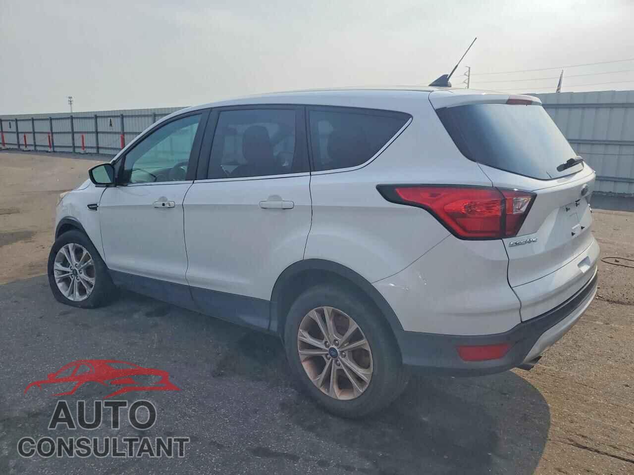 FORD ESCAPE 2019 - 1FMCU0GD4KUB65602