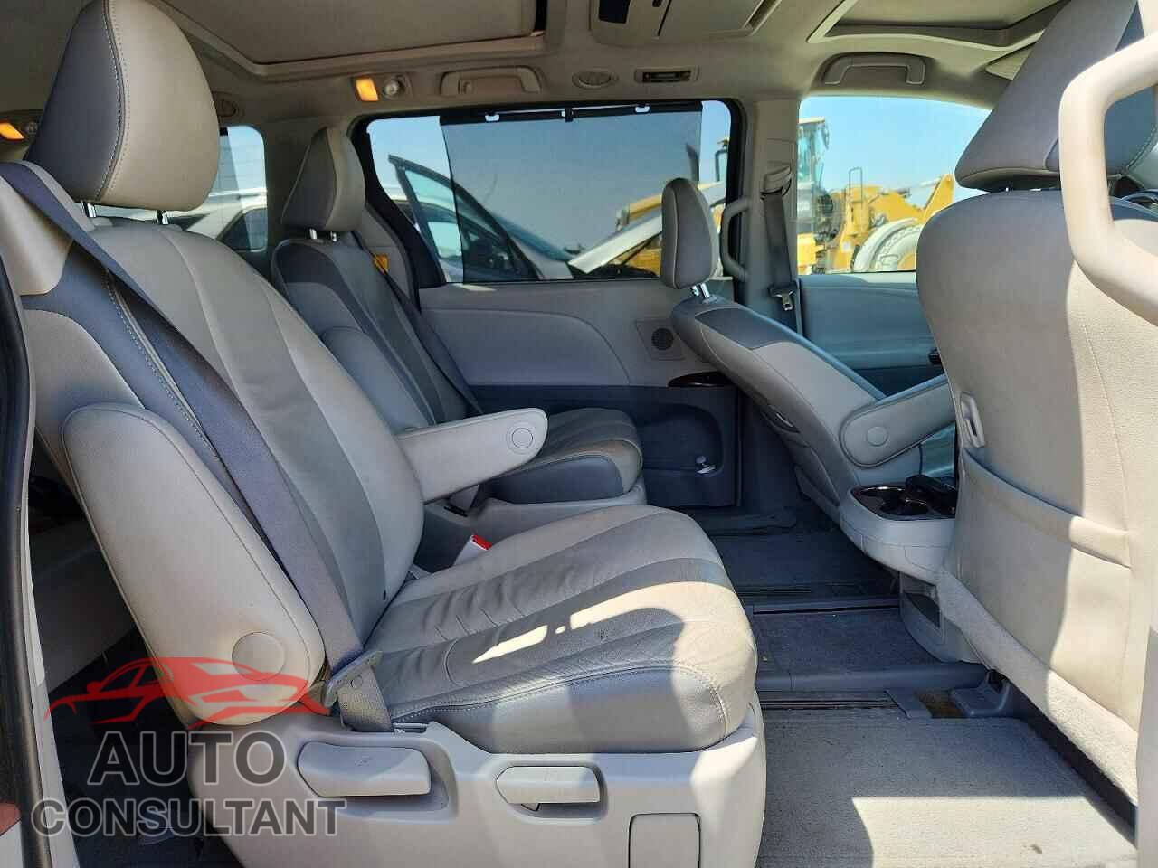 TOYOTA SIENNA 2011 - 5TDDK3DCXBS022895