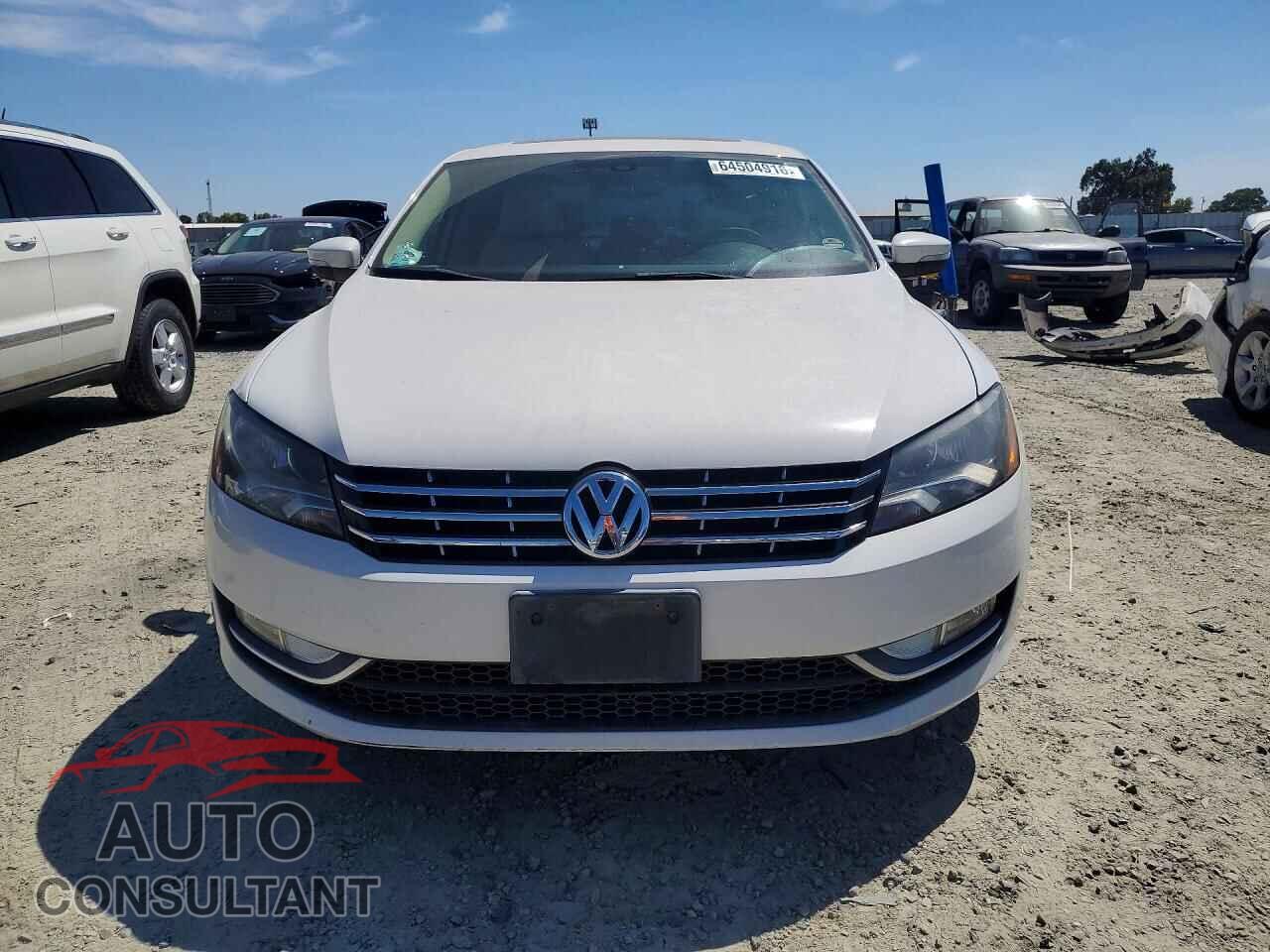 VOLKSWAGEN PASSAT 2012 - 1VWCM7A39CC079431