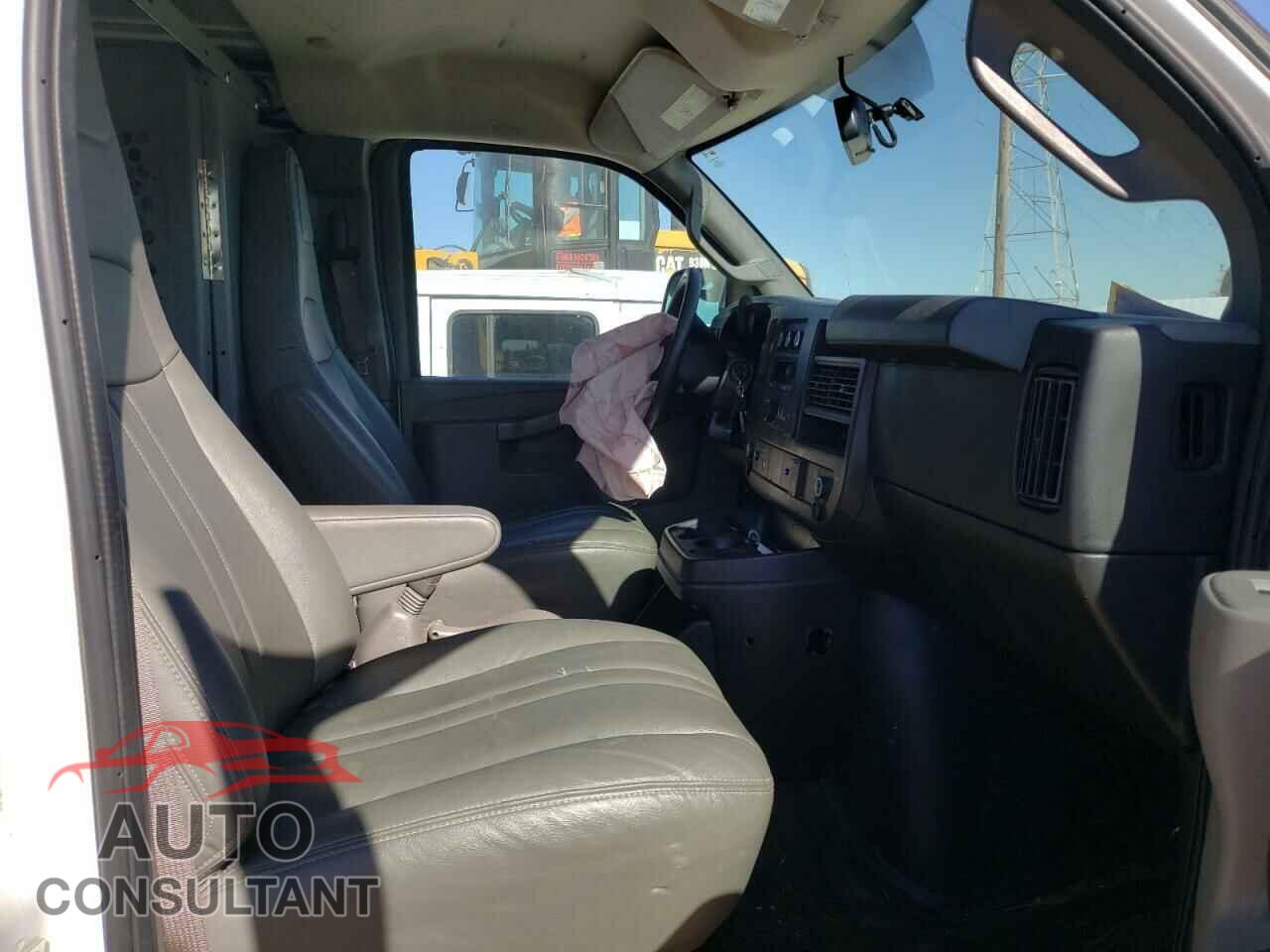 CHEVROLET EXPRESS 2017 - 1GCWGAFF2H1347729