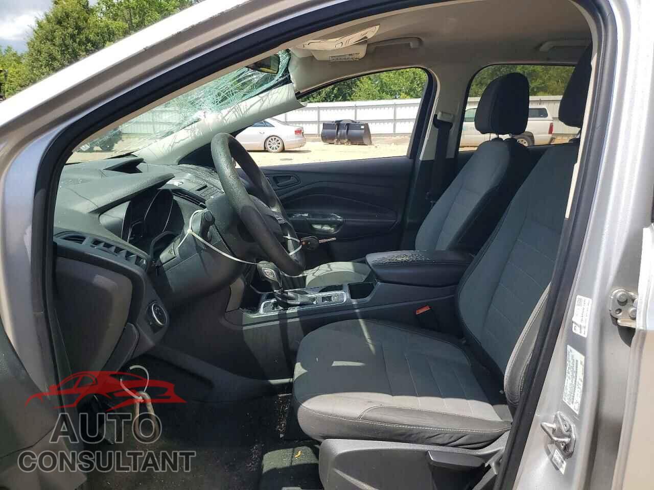 FORD ESCAPE 2017 - 1FMCU0F74HUB71856