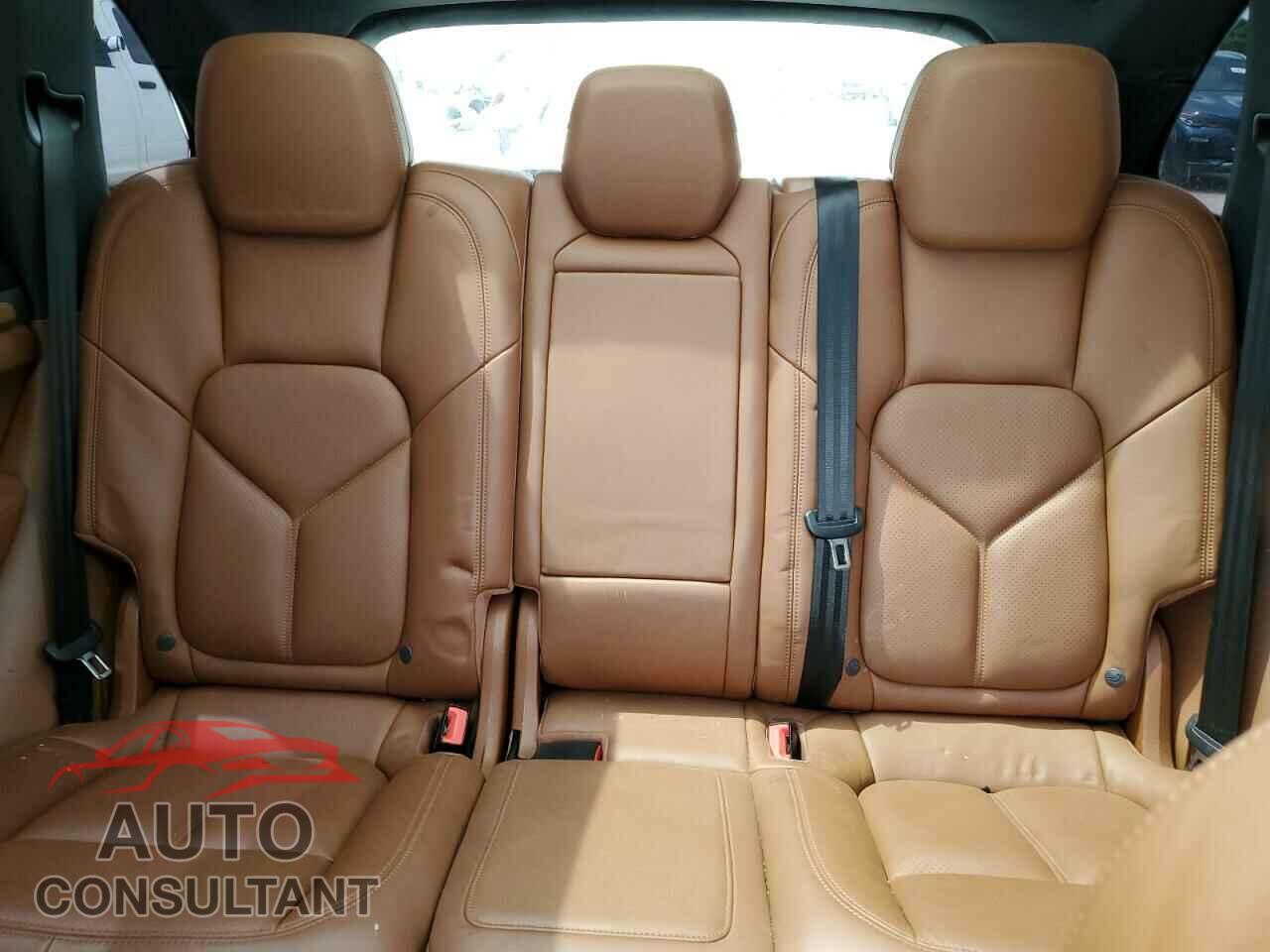 PORSCHE CAYENNE 2017 - WP1AB2A26HLA51022