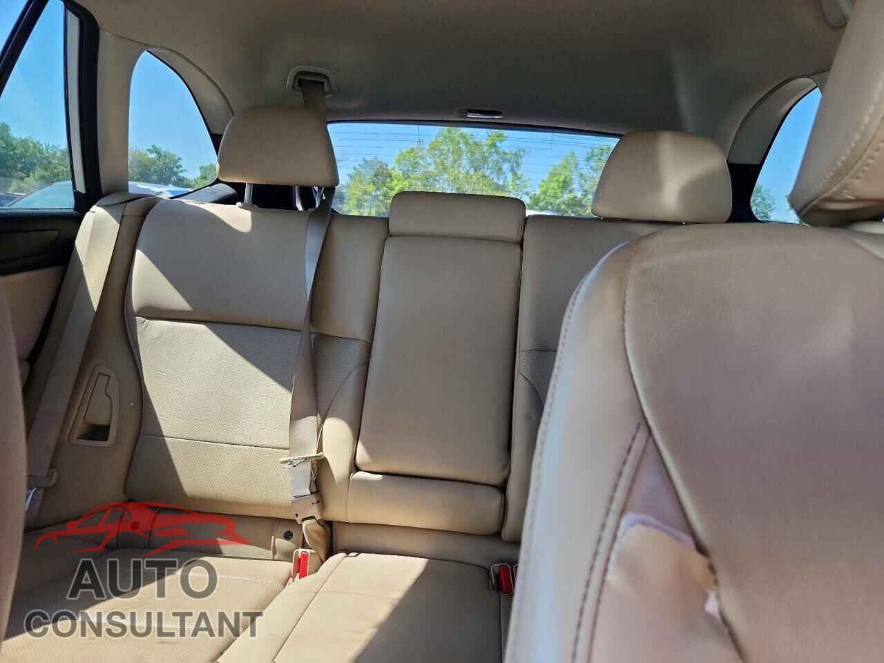 SUBARU OUTBACK 2017 - 4S4BSAKC5H3321005