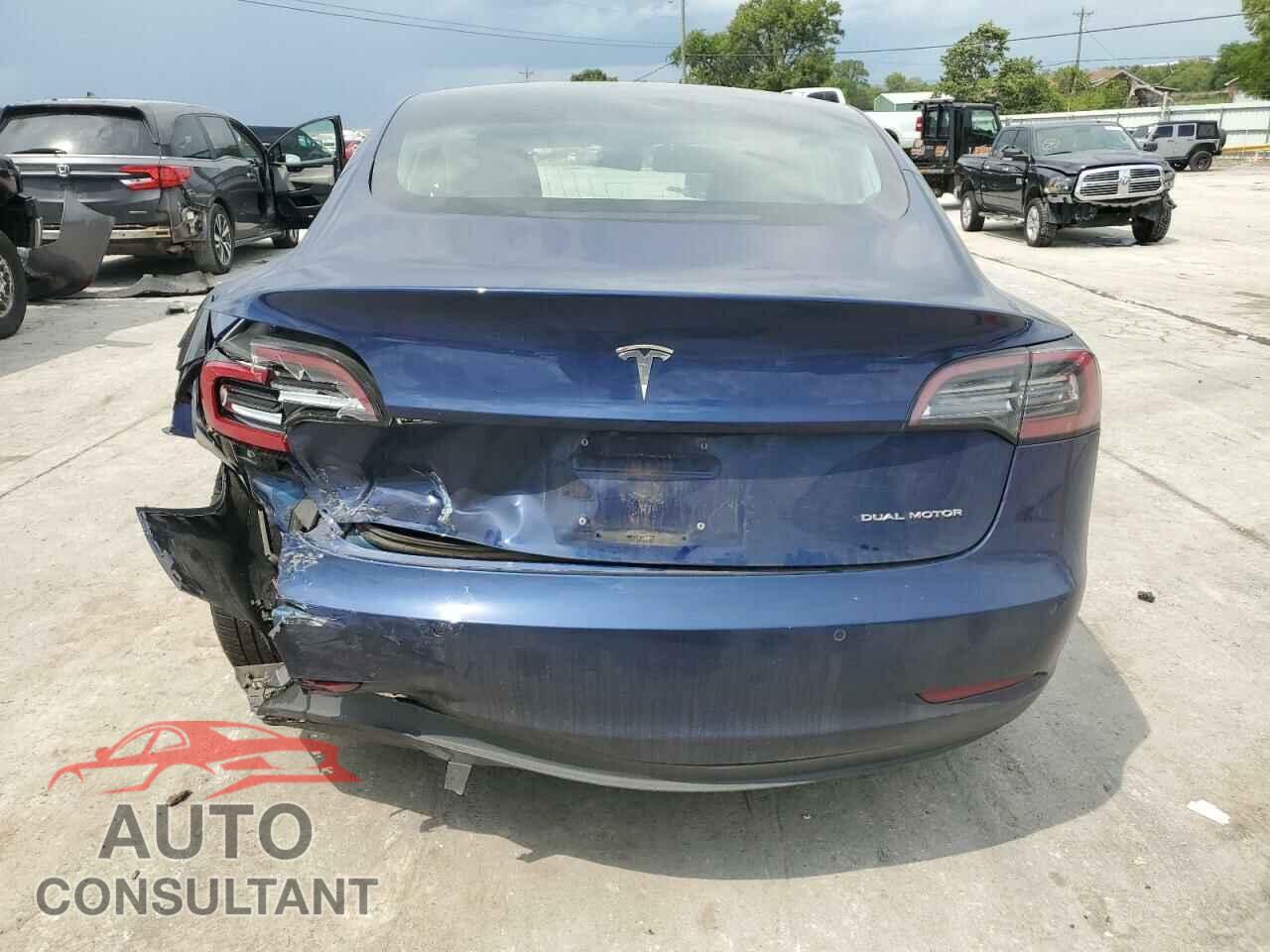 TESLA MODEL 3 2018 - 5YJ3E1EB8JF105323