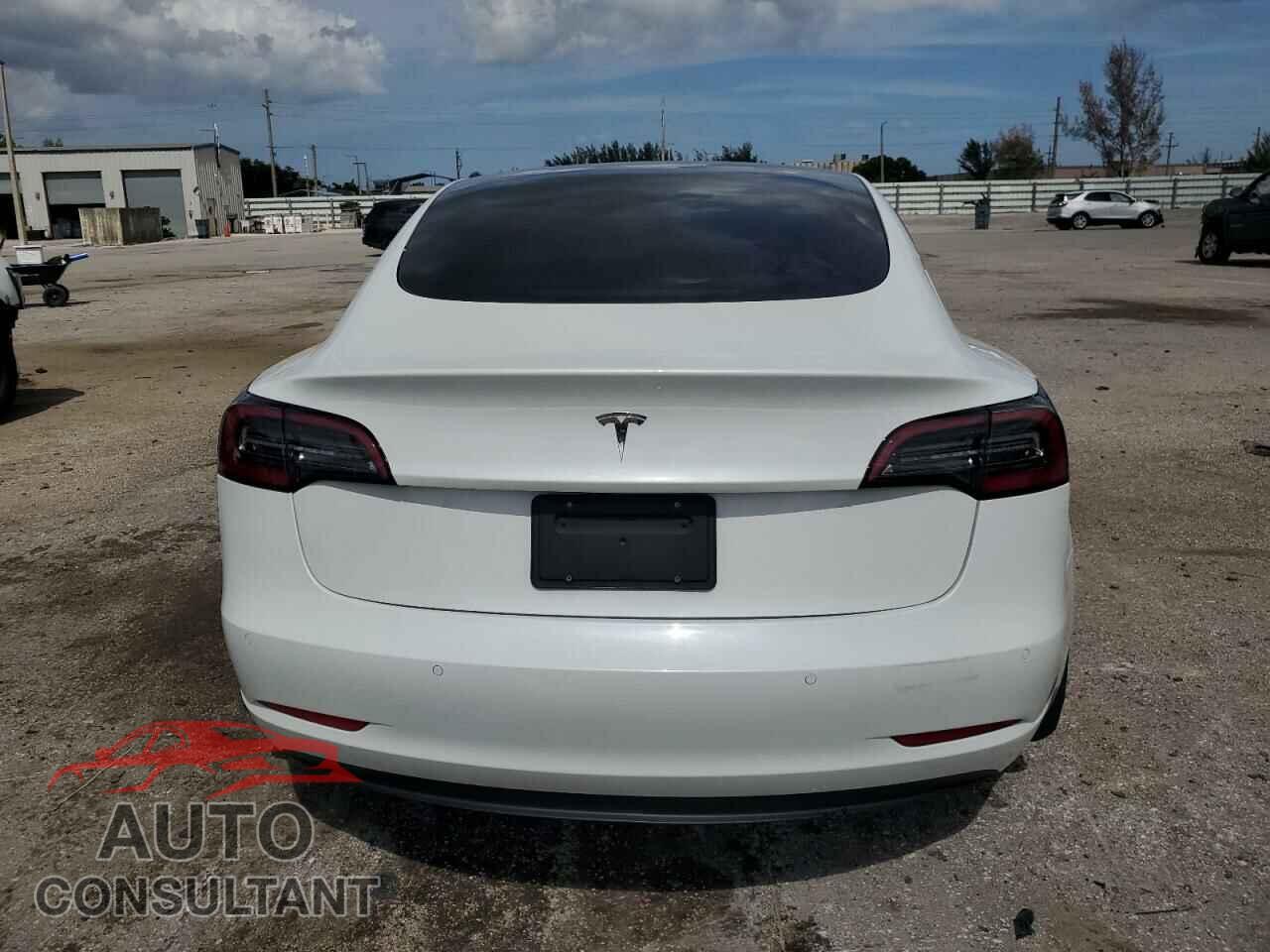 TESLA MODEL 3 2021 - 5YJ3E1EA5MF092087