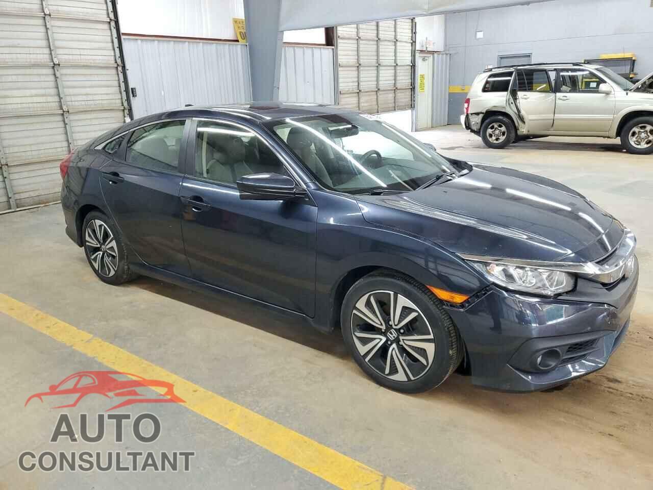HONDA CIVIC 2018 - JHMFC1F32JX044033