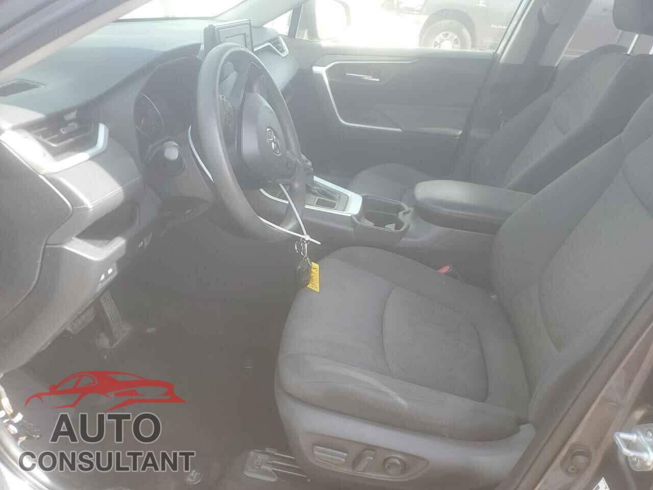 TOYOTA RAV4 2019 - JTMP1RFV2KD038859