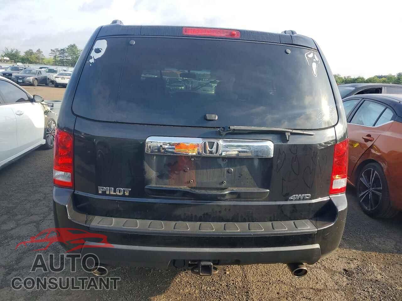 HONDA PILOT 2011 - 5FNYF4H49BB013947