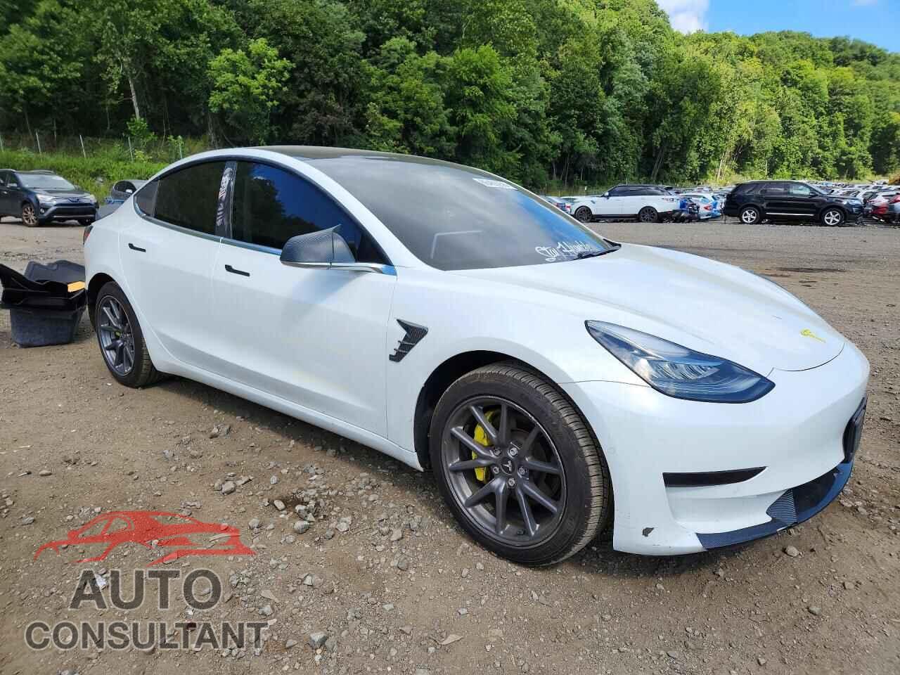 TESLA MODEL 3 2020 - 5YJ3E1EA5LF645352
