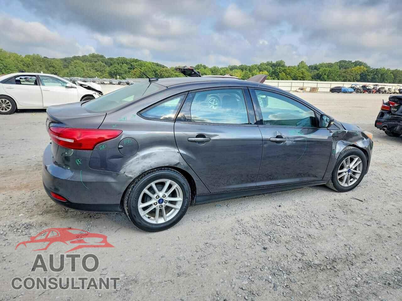 FORD FOCUS 2017 - 1FADP3F22HL309363