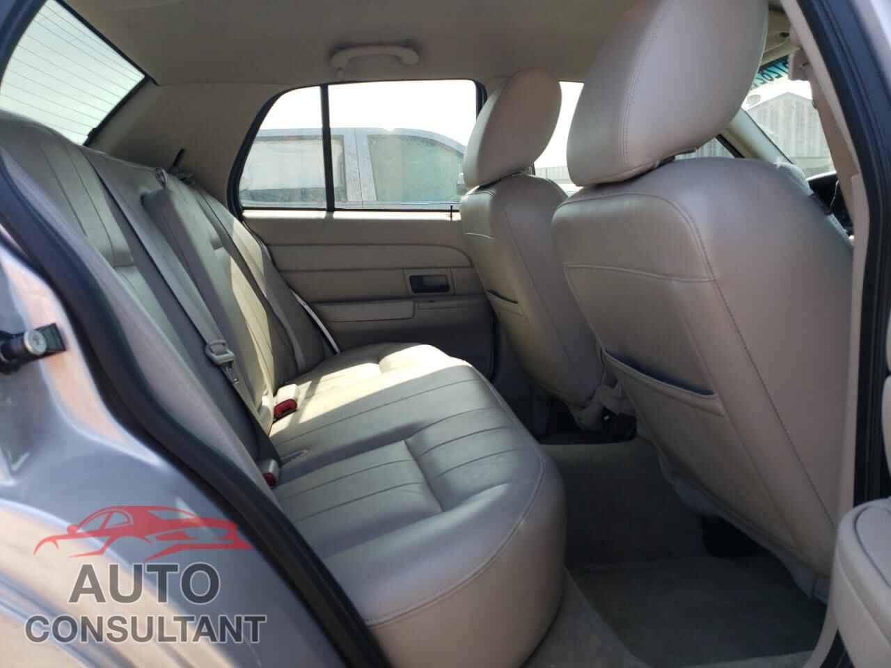 FORD CROWN VIC 2011 - 2FABP7EV3BX148686