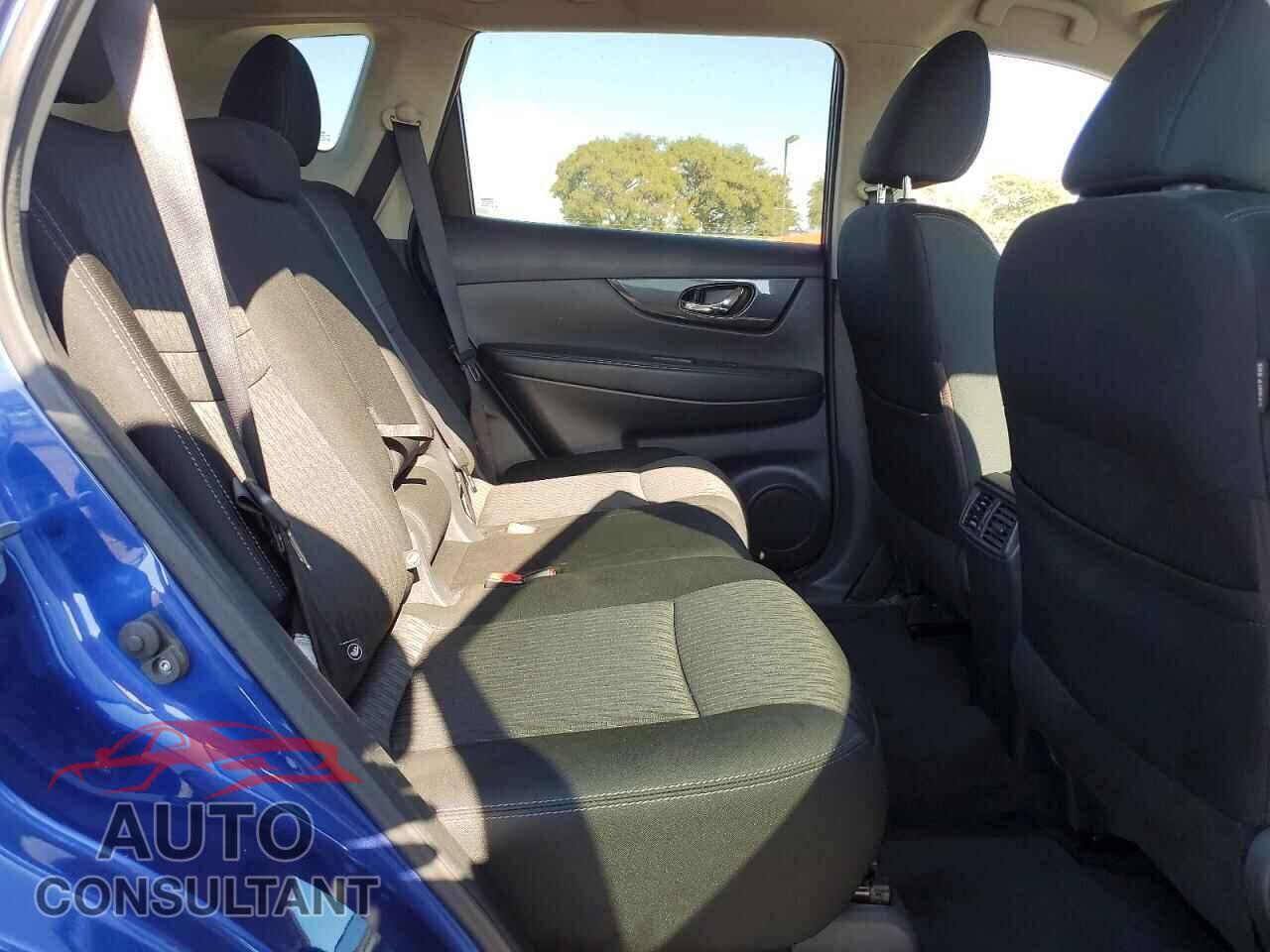 NISSAN ROGUE 2017 - KNMAT2MT1HP528547