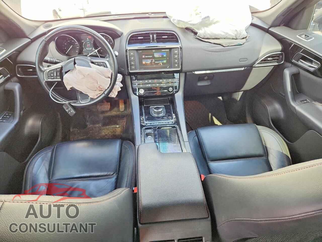 JAGUAR F-PACE 2018 - SADCK2FX1JA323142