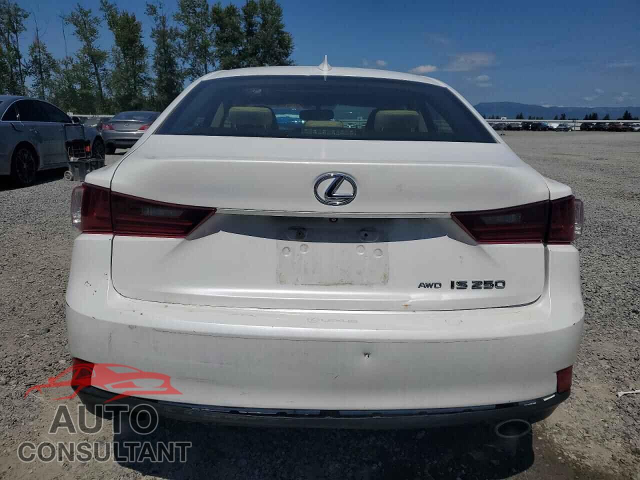 LEXUS IS 2015 - JTHCF1D21F5023097