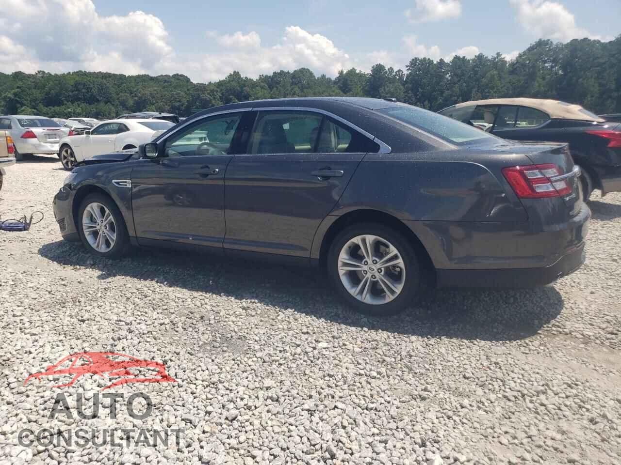 FORD TAURUS 2018 - 1FAHP2D85JG139114