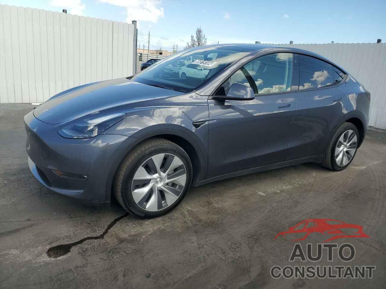 TESLA MODEL Y 2023 - 7SAYGDEE1PF607369