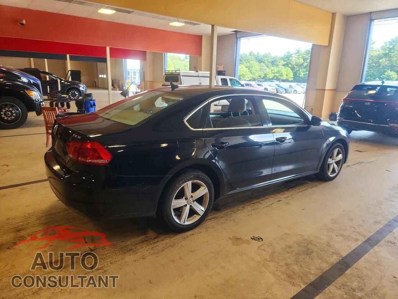 VOLKSWAGEN PASSAT 2013 - 1VWBN7A33DC103037