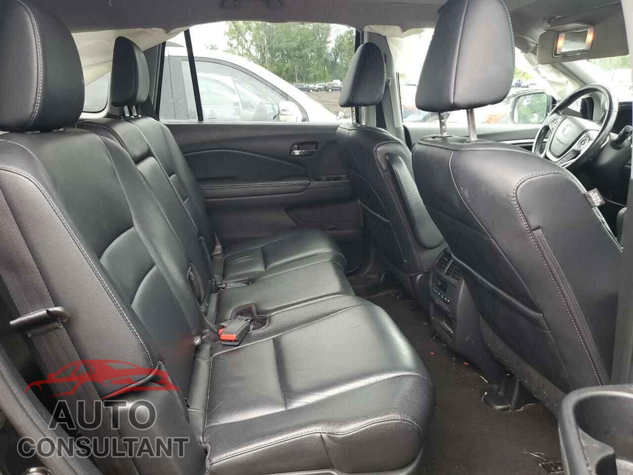 HONDA PILOT 2016 - 5FNYF6H59GB011627