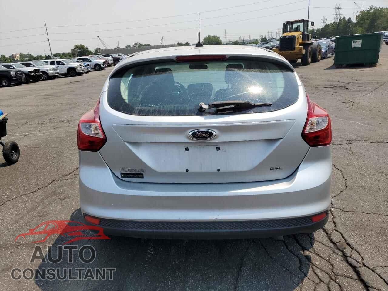 FORD FOCUS 2012 - 1FAHP3M24CL236154