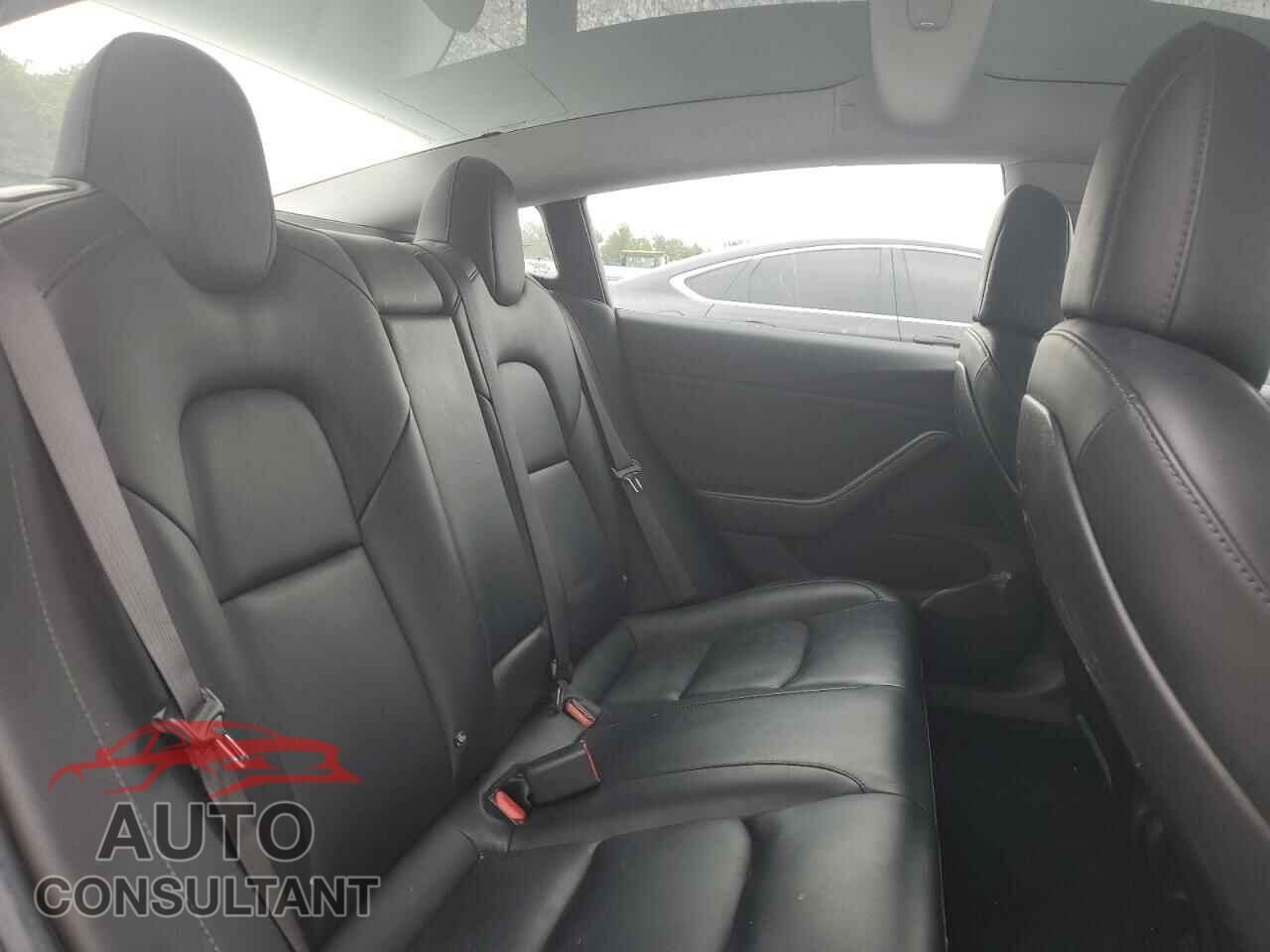 TESLA MODEL 3 2018 - 5YJ3E1EA0JF042404