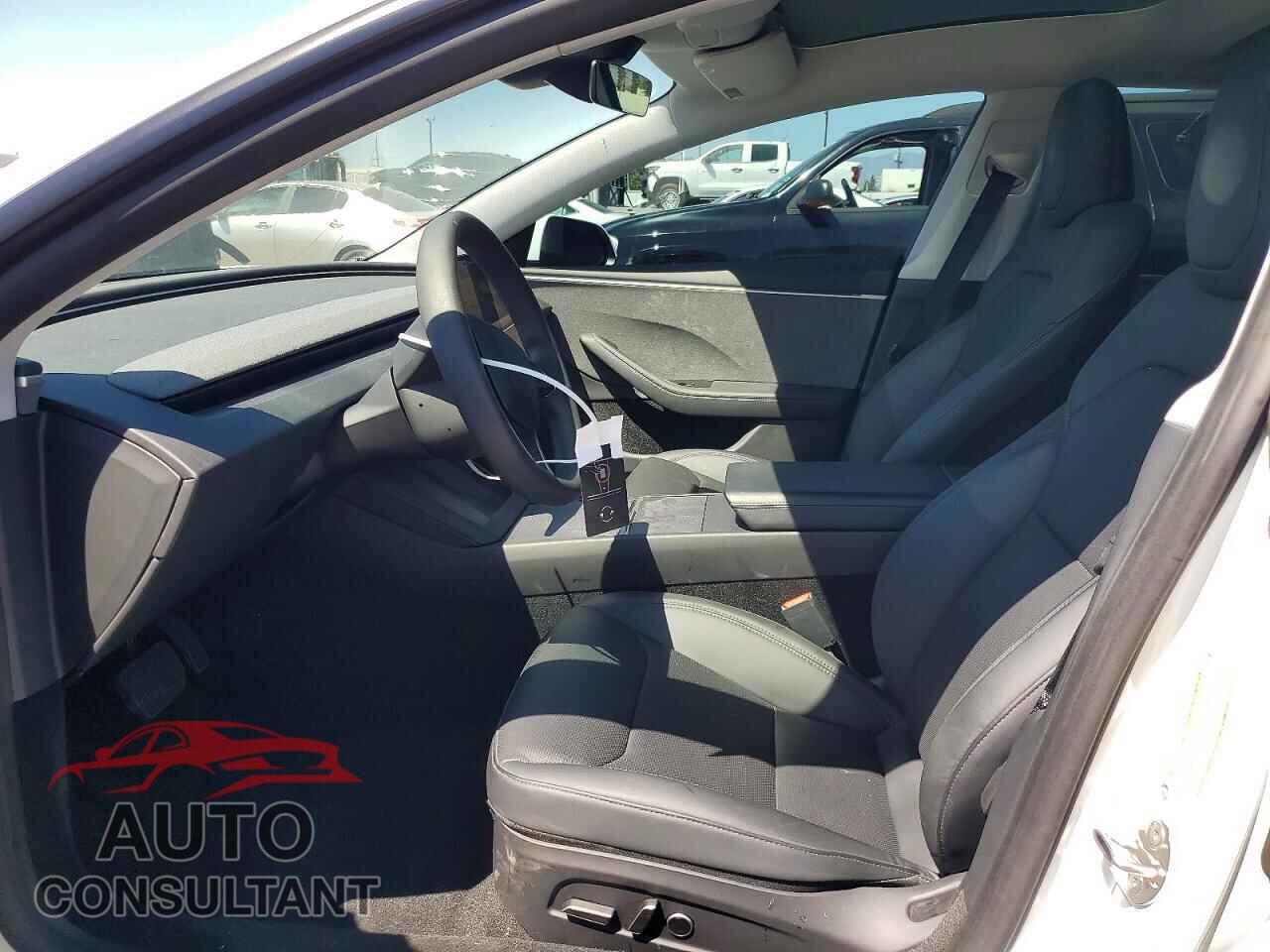 TESLA MODEL 3 2024 - 5YJ3E1EA8RF833985