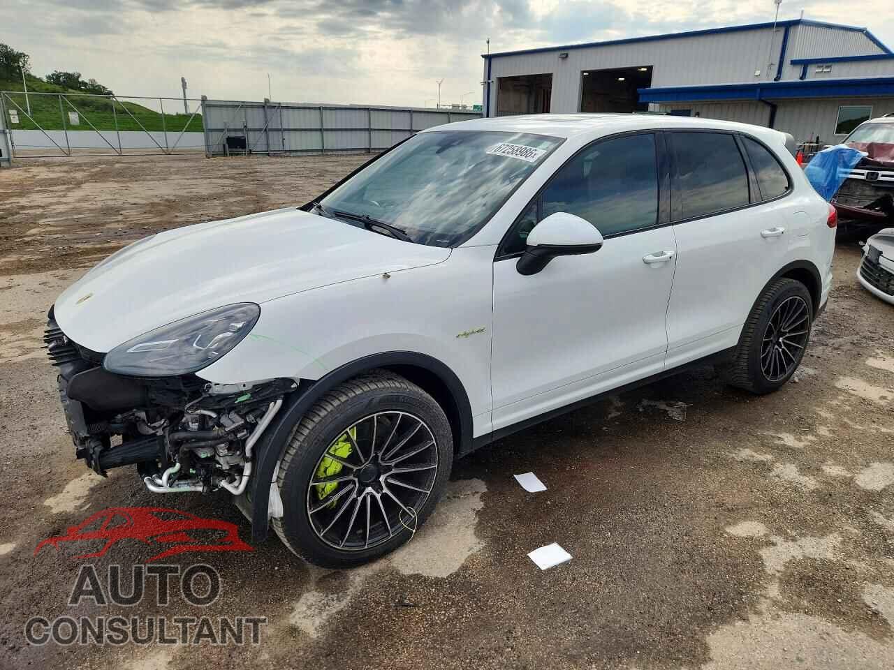 PORSCHE CAYENNE 2016 - WP1AE2A25GLA17112