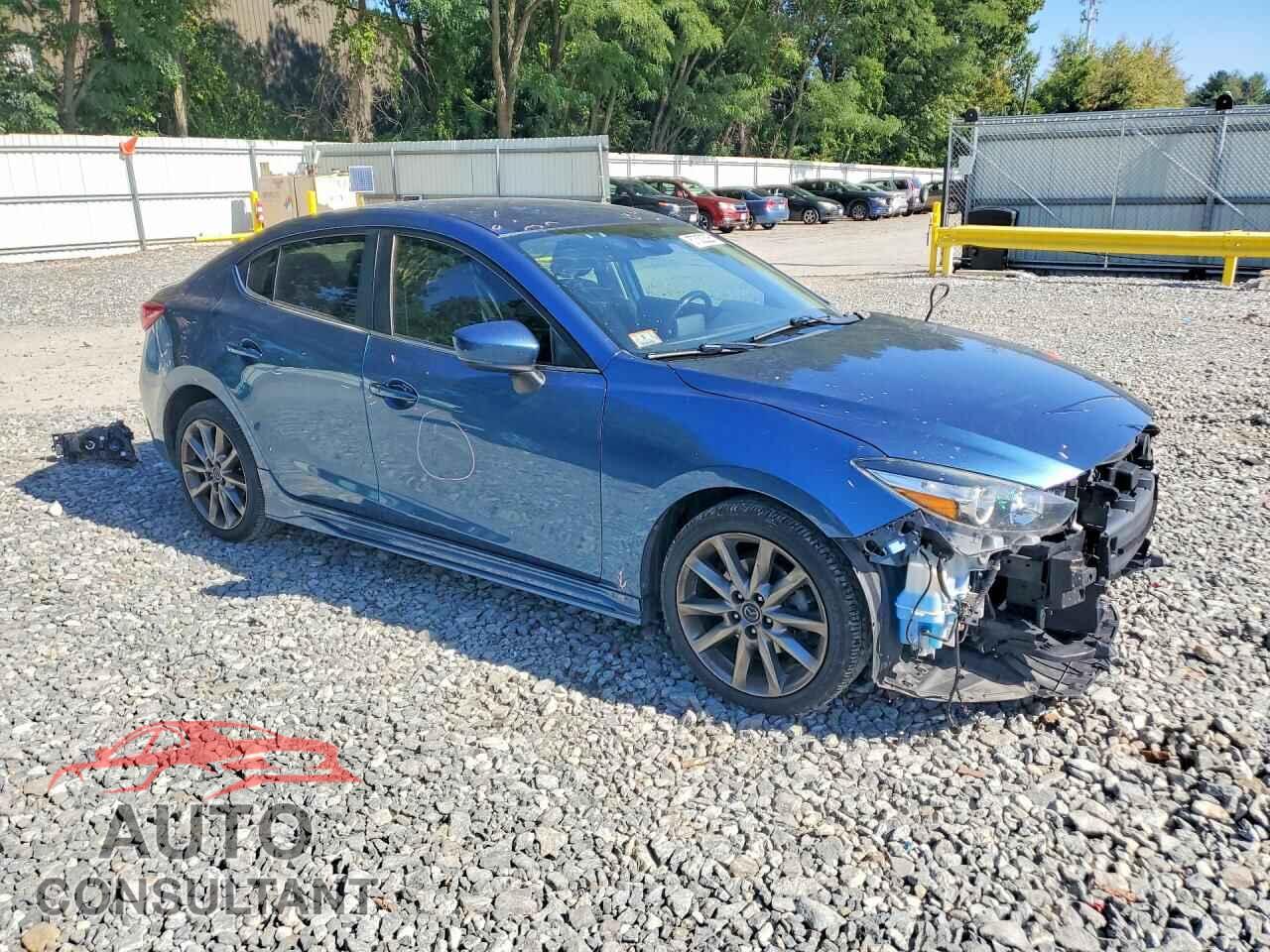 MAZDA 3 2018 - 3MZBN1V38JM252142