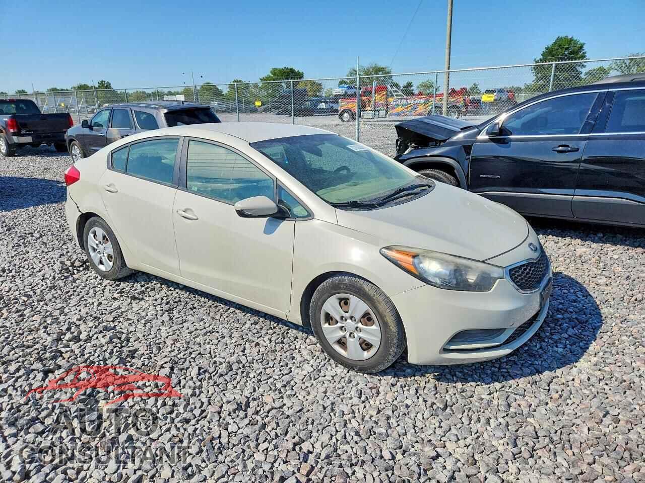 KIA FORTE 2015 - KNAFK4A67F5296853