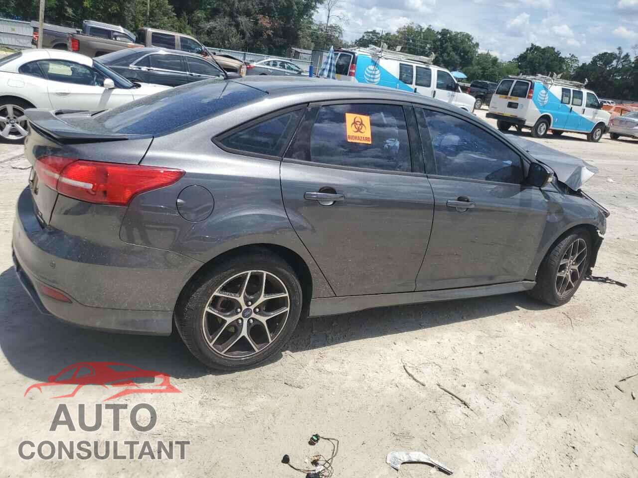 FORD FOCUS 2015 - 1FADP3F27FL215623